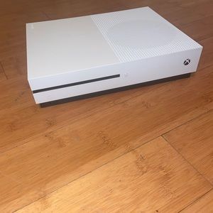 Microsoft Xbox One S, Slightly Used, Good Condition